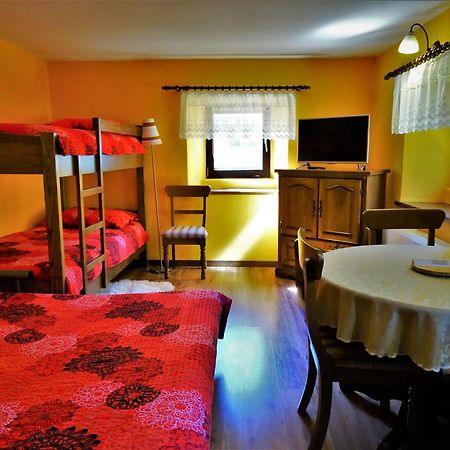 Apartmaji Pr-Gujlu Sela Nad Podmelcem 5220 Tolmin Podmelec المظهر الخارجي الصورة