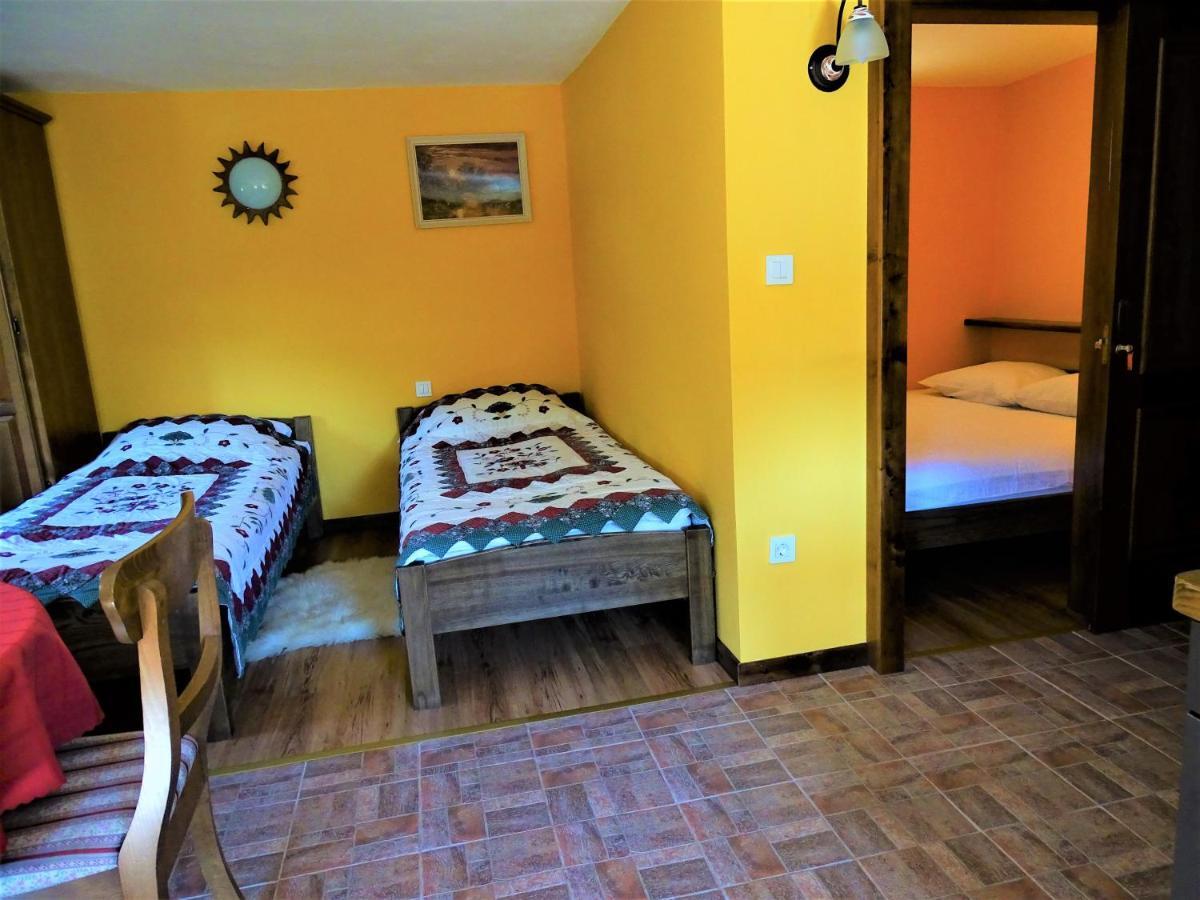 Apartmaji Pr-Gujlu Sela Nad Podmelcem 5220 Tolmin Podmelec الغرفة الصورة