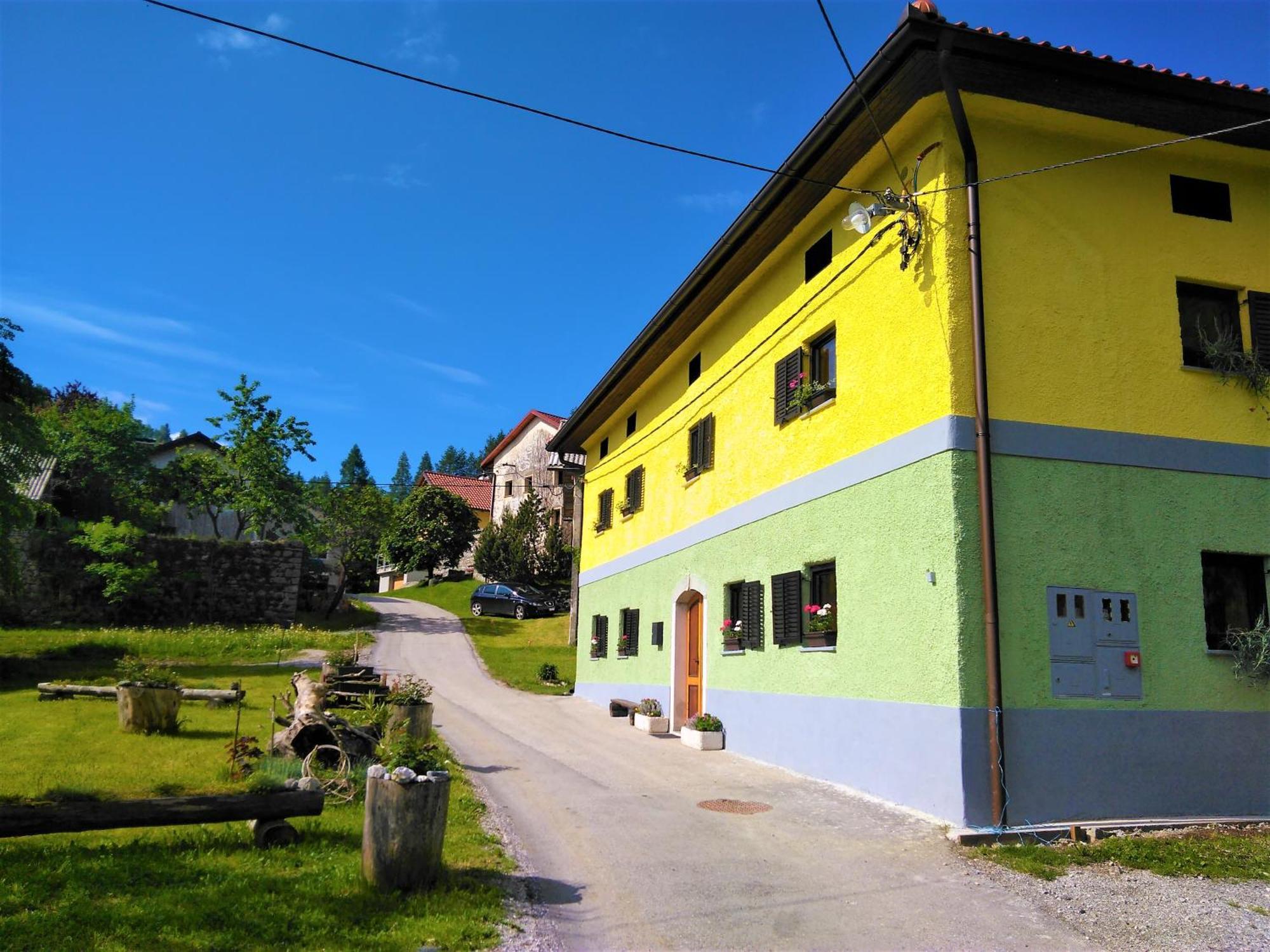Apartmaji Pr-Gujlu Sela Nad Podmelcem 5220 Tolmin Podmelec المظهر الخارجي الصورة